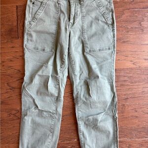 Women's Olive Cropped Cargo Pants